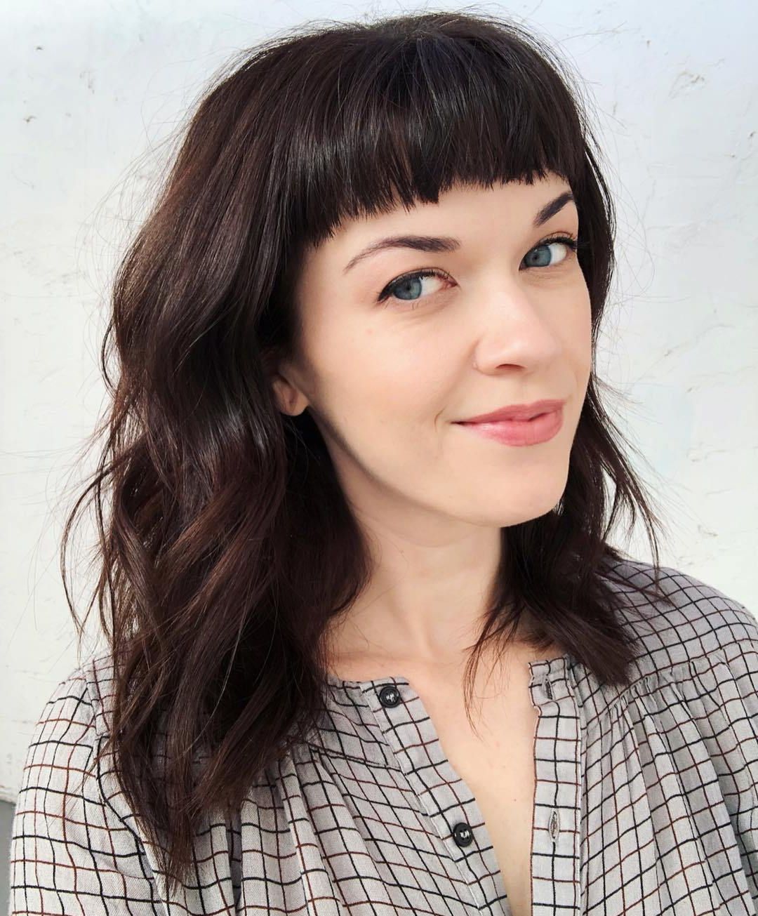 25 Latest Medium Length Hairstyles With Bangs For 2022 Pertaining To Most Popular Cropped Bangs On Medium Hair (View 15 of 15)