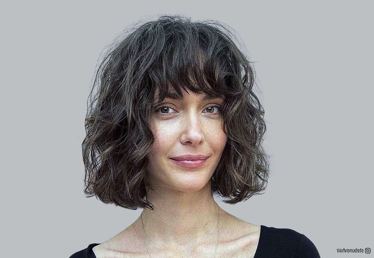 30 Best Ways To Style Short Wavy Hair With Bangs For An On Trend Look Throughout Current Edgy Blunt Bangs For Shoulder Length Waves (Gallery 3 of 15)