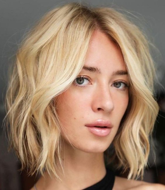 33 Versatile Wavy Bob Ideas That Inspire – Styleoholic With Most Up To Date Gorgeous Side Parted Shaggy Bob (Gallery 11 of 20)