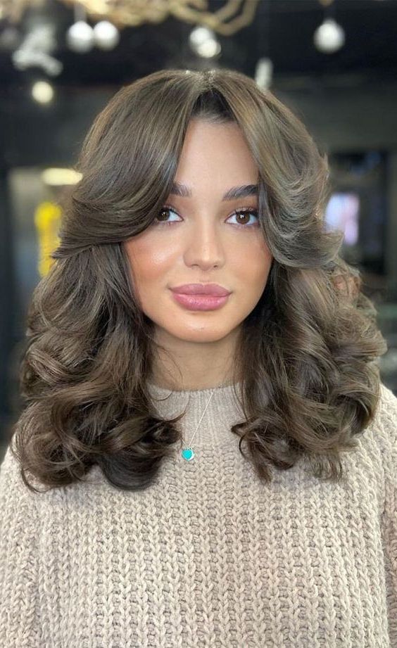 80 Edgy Medium Length Butterfly Haircuts – Styleoholic Pertaining To Popular Medium Hair With Bangs And Butterfly Layers (Gallery 10 of 15)