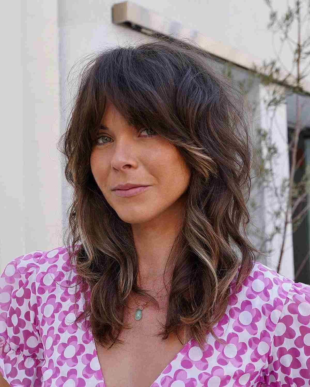 90 Chic Medium Shag Haircuts With Bangs For An On Trend Style In Best And Newest Medium Shag With Bangs And Highlights (Gallery 5 of 15)