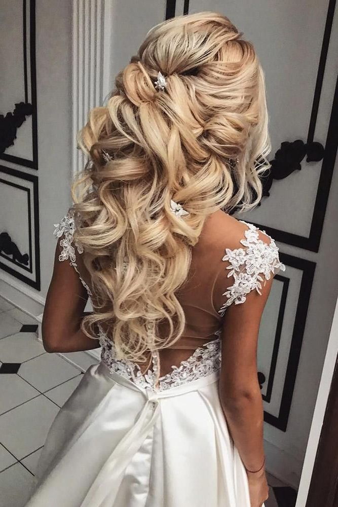 Half Up Half Down Wedding Hairstyles 2023 Guide: 70+ Looks (View 2 of 15)