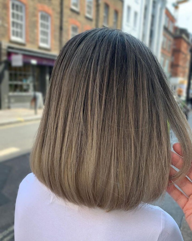 Long Bob Haircut: The Ultimate Guide – Live True London With Regard To 2019 Straight Layered Lob (Gallery 12 of 20)