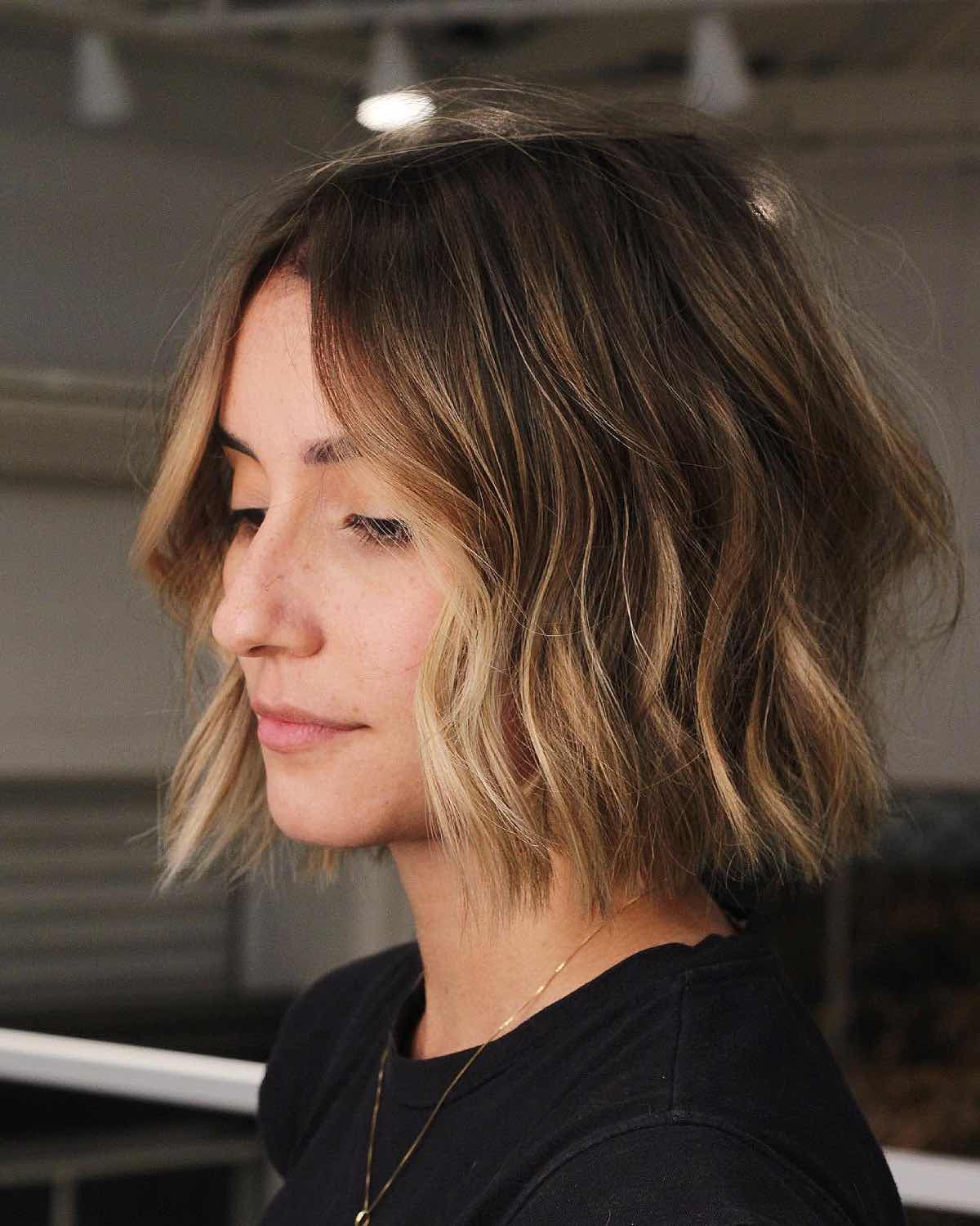 Most Popular Two Tone Messy Bob In 46 Messy Bob Haircut Ideas For The Ultimate Boho Vibe (View 5 of 20)