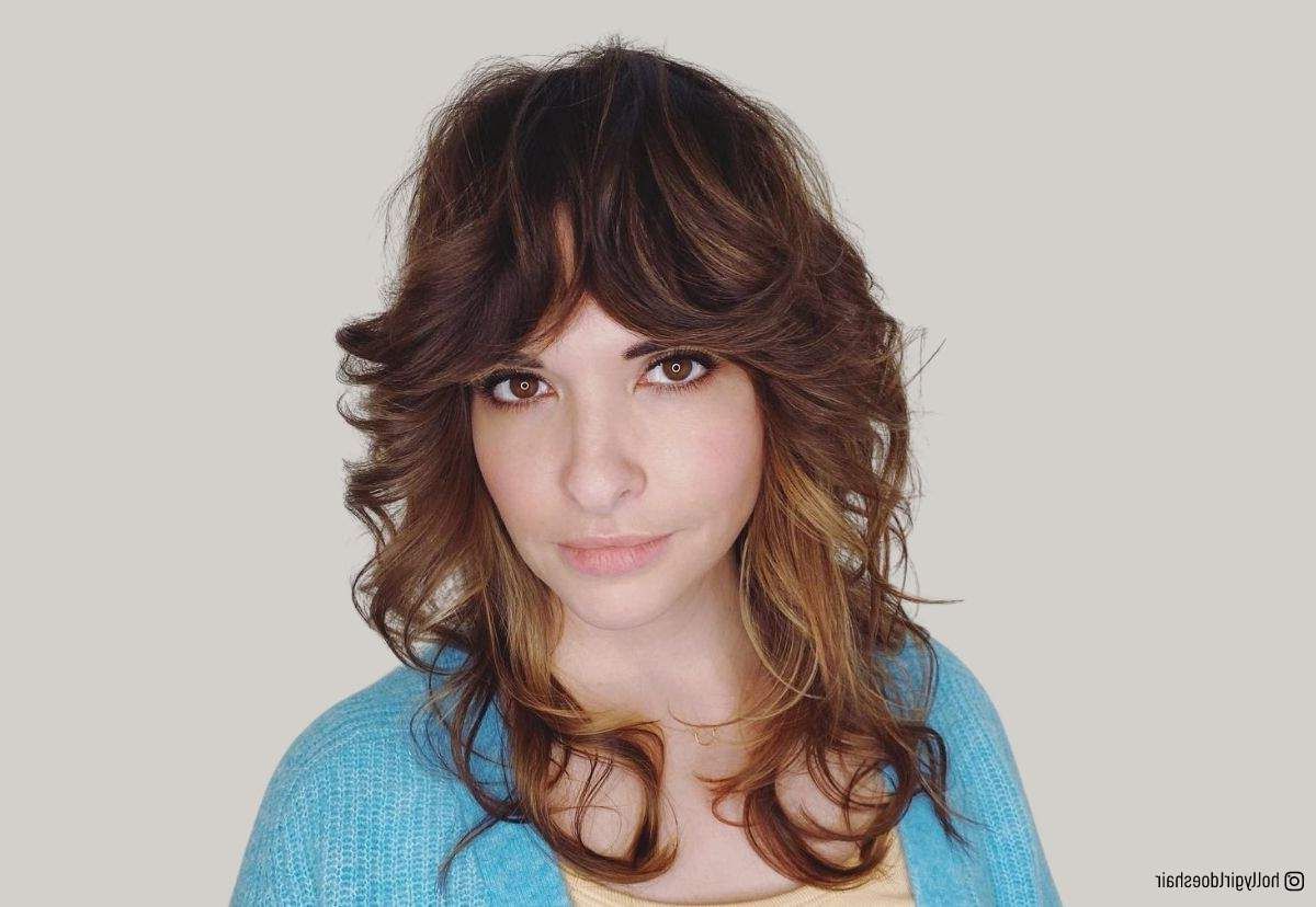 Most Recent Loose Waves With Unshowy Curtain Bangs In Pairing Curtain Bangs With Wavy Hair? 22 Best Ways To Do It (View 15 of 15)