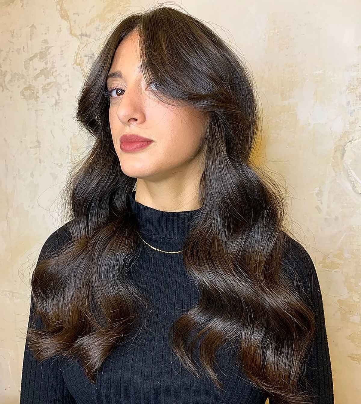 Pairing Curtain Bangs With Wavy Hair? 22 Best Ways To Do It For Widely Used Loose Waves With Unshowy Curtain Bangs (Gallery 6 of 15)