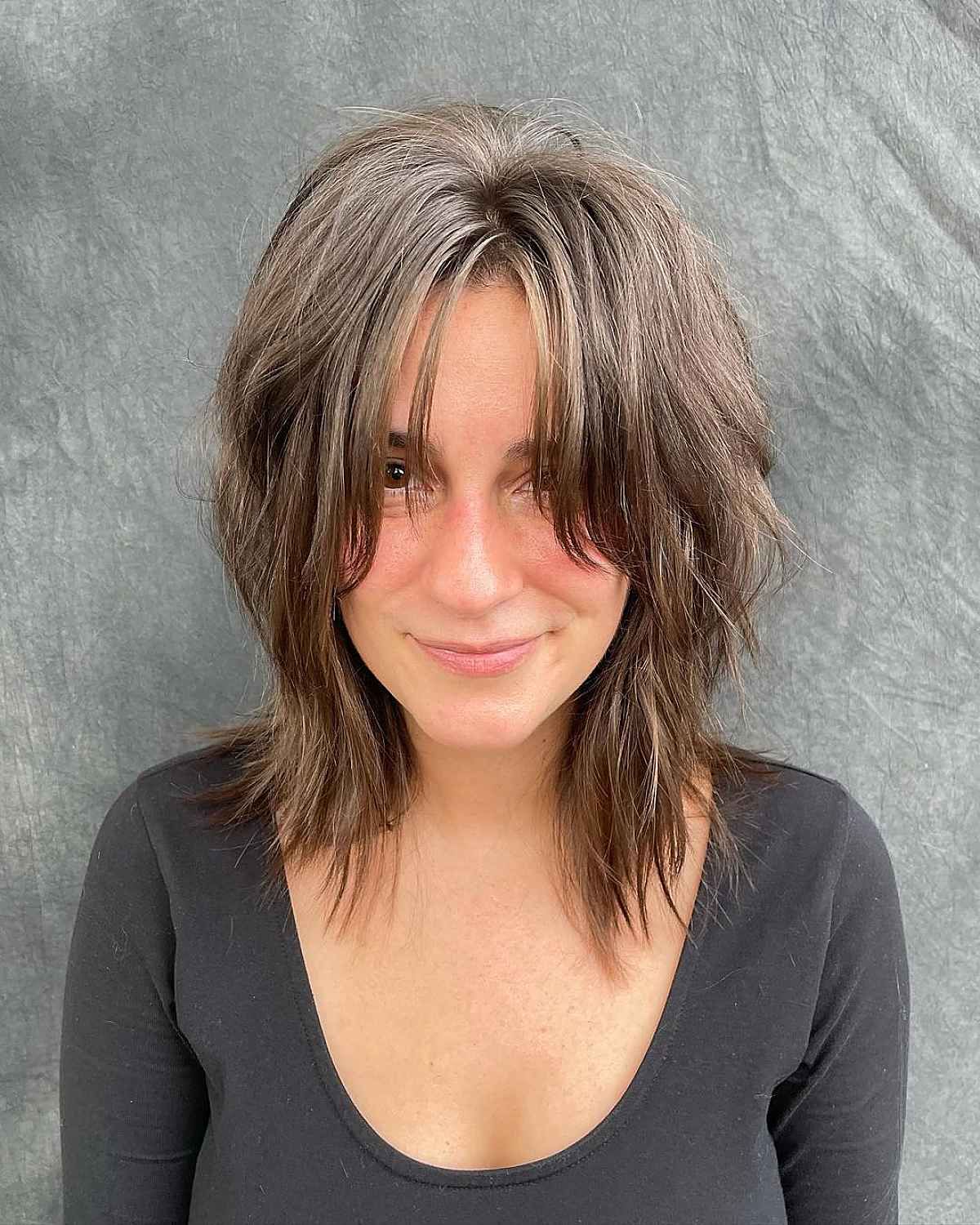 Preferred Medium Haircut With Shaggy Layers Pertaining To 45 Most Requested Shoulder Length Choppy Haircuts For A Trendy Look (Gallery 10 of 20)