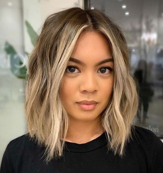 Well Known Stunning Messy Lob With Money Pieces Regarding 25 Chic And Catchy Bobs With Money Piece – Styleoholic (View 11 of 20)