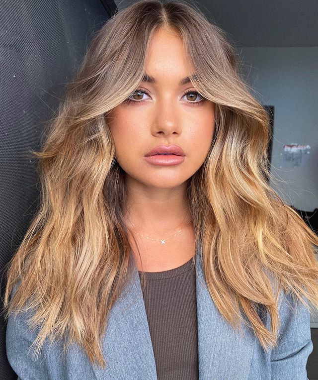 Well Known Wavy Cut With Curtain Bangs Throughout Texture And Curtain Bangs @edenkannourakis 😍 #hairbygabrielle (View 16 of 20)