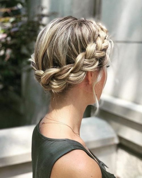 Widely Used Elegant Braided Halo Regarding 17 Prettiest Halo Braid Hairstyles To Copy (View 11 of 15)