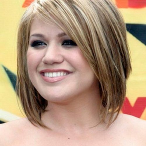 Low Maintenance Short Haircuts For Round Faces (Photo 3 of 20)