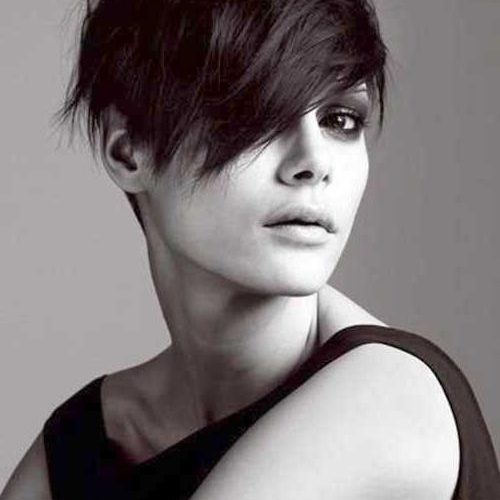 Pixie Haircuts On Round Faces (Photo 11 of 20)