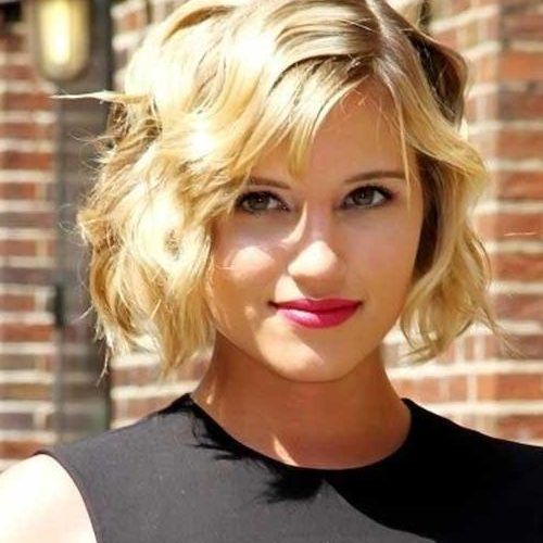 Wavy Short Hairstyles For Round Faces (Photo 1 of 20)