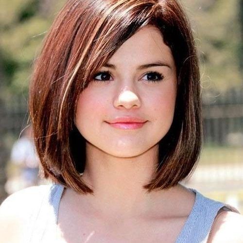 Pictures Of Short Hairstyles For Round Faces (Photo 11 of 20)