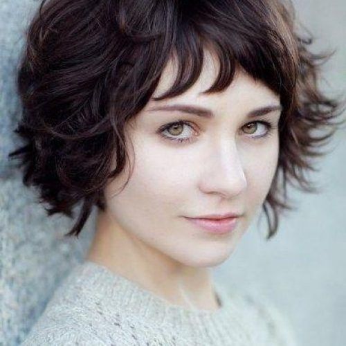 Trendy Short Haircuts For Round Faces (Photo 13 of 20)