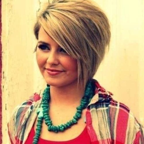 Trendy Short Haircuts For Round Faces (Photo 1 of 20)