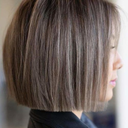 Bright Blunt Hairstyles For Short Straight Hair (Photo 19 of 20)