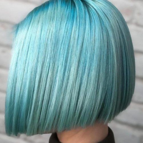 Bright Blunt Hairstyles For Short Straight Hair (Photo 9 of 20)