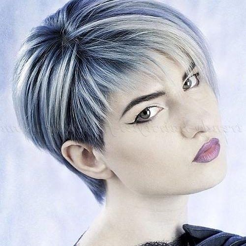 Ladies Short Hairstyles With Fringe (Photo 3 of 20)