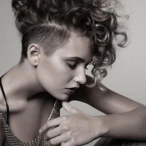 Short Hairstyles For Women Curly (Photo 1 of 15)