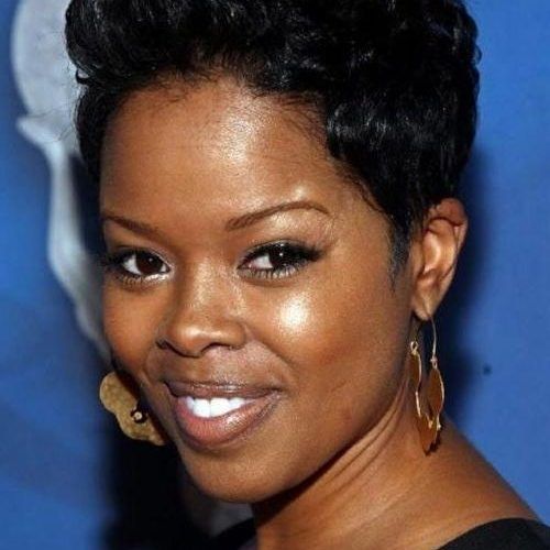 Short Haircuts For Round Faces Black Women (Photo 18 of 20)
