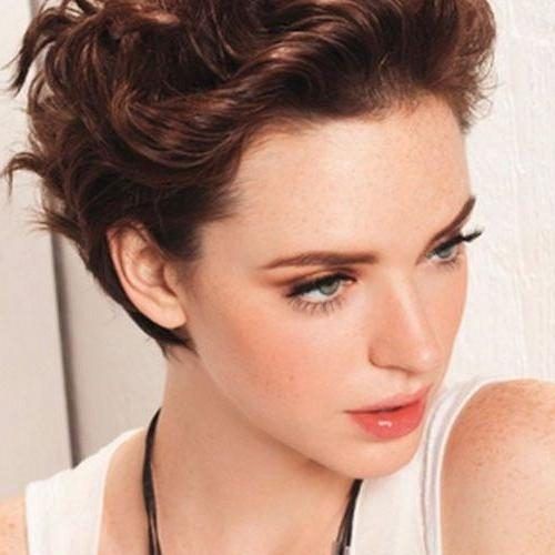 Short Hairstyles For Ladies With Curly Hair (Photo 8 of 15)