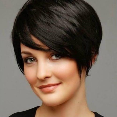 Short Haircuts For Women With Oval Face (Photo 3 of 15)