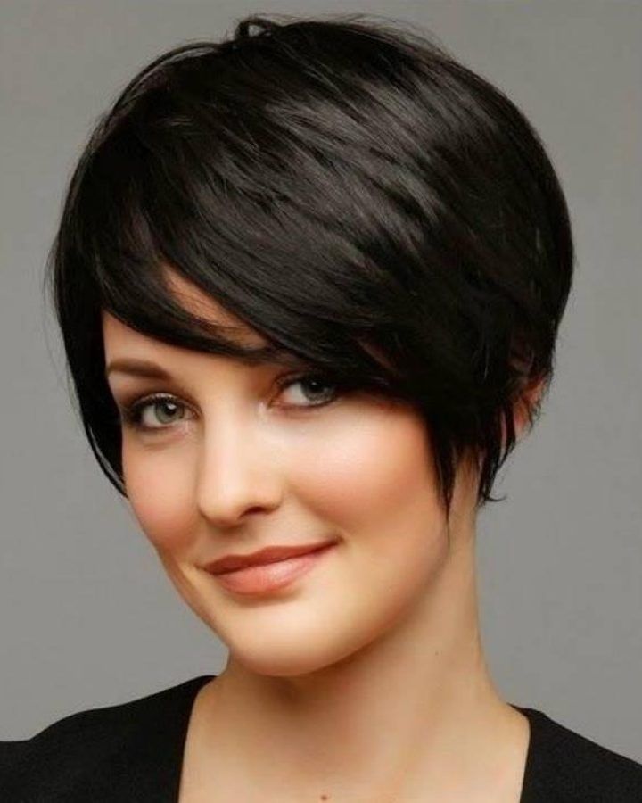 20 Ideas of Short Haircuts for Round Faces and Thick Hair