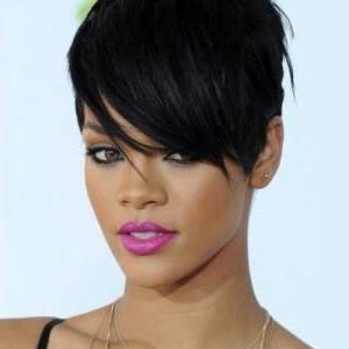 Short Hairstyles For Round Faces African American (Photo 7 of 20)