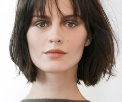 20 Photos Low Maintenance Medium Haircuts for Round Faces