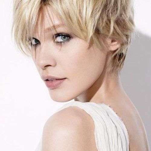 Short Hairstyles For High Foreheads (Photo 4 of 20)