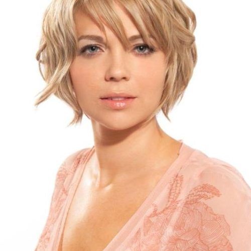 Low Maintenance Short Haircuts For Round Faces (Photo 18 of 20)