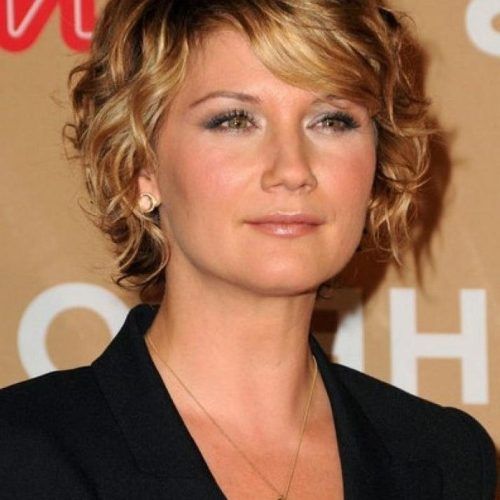 Short Haircuts For Women Over 40 With Curly Hair (Photo 8 of 15)