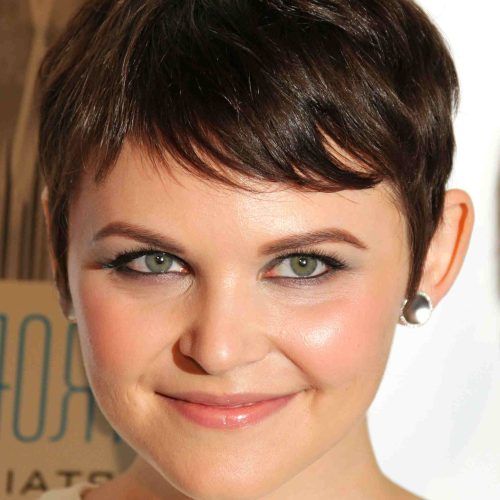 Cute Medium Haircuts For Heart Shaped Faces (Photo 8 of 20)