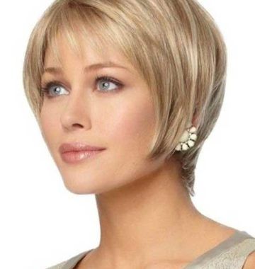 Short Hairstyle for Women with Oval Face