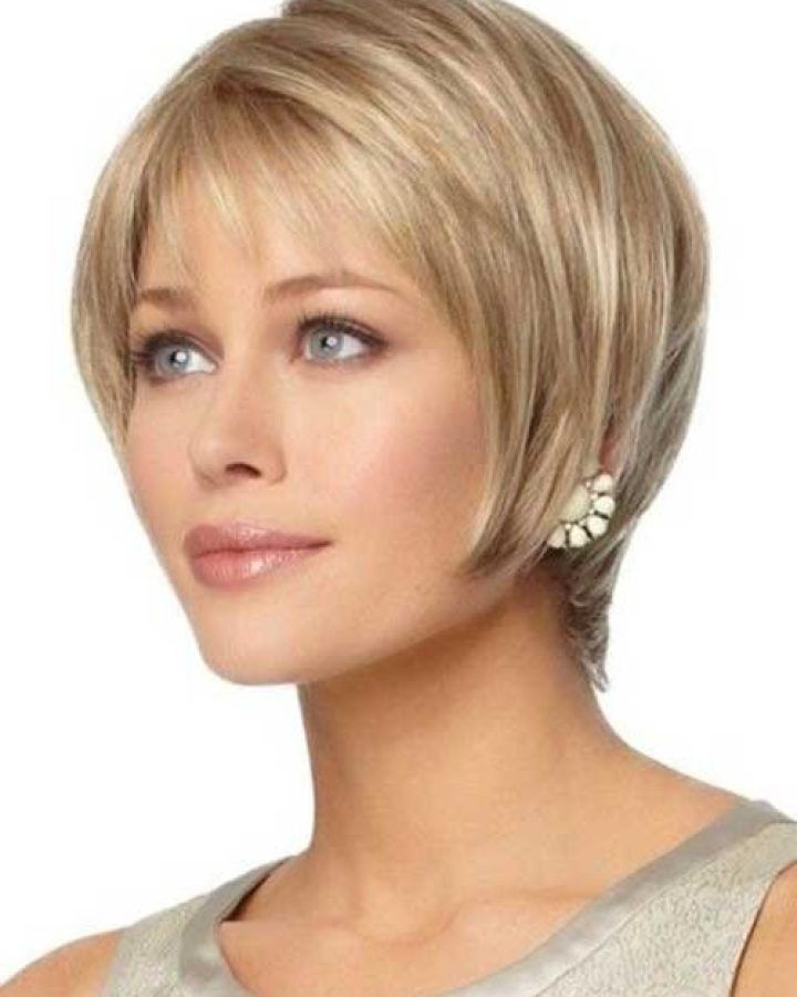 Short Hairstyle for Women with Oval Face