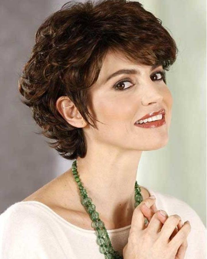 2024 Popular Short Haircuts for Round Faces and Curly Hair