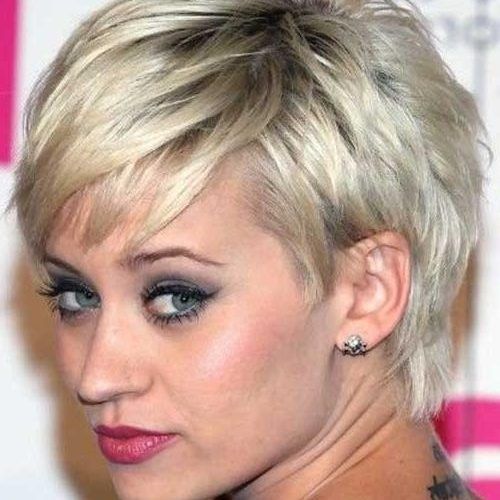 Short Haircuts For Women Over 40 (Photo 15 of 20)