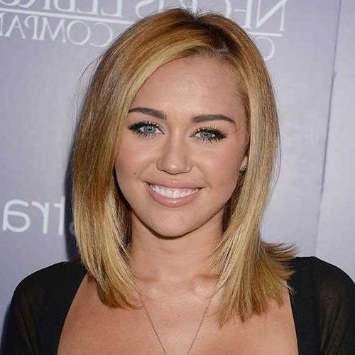 Short Hairstyles Shoulder Length (Photo 7 of 15)