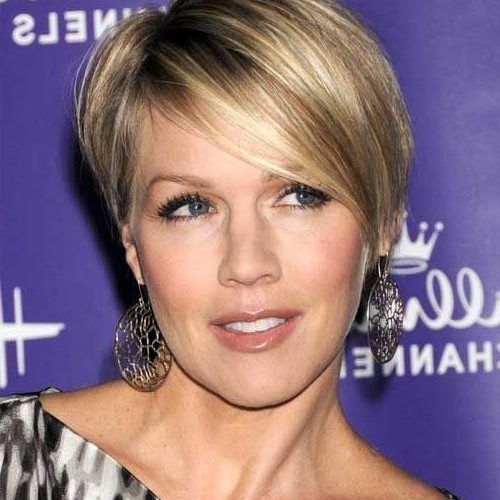 Short Haircuts To Make You Look Younger (Photo 13 of 20)
