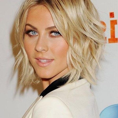 Short Shoulder Length Hairstyles For Women (Photo 8 of 15)