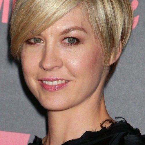 Short Easy Hairstyles For Fine Hair (Photo 11 of 15)
