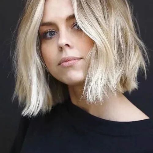 Middle-Parted Highlighted Long Bob Haircuts (Photo 3 of 20)