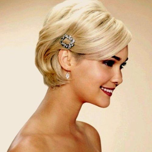 Brides Hairstyles For Short Hair (Photo 15 of 15)
