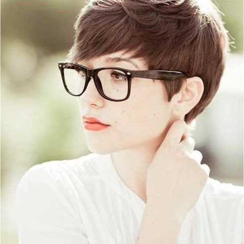 Short Haircuts For Women With Glasses (Photo 14 of 20)