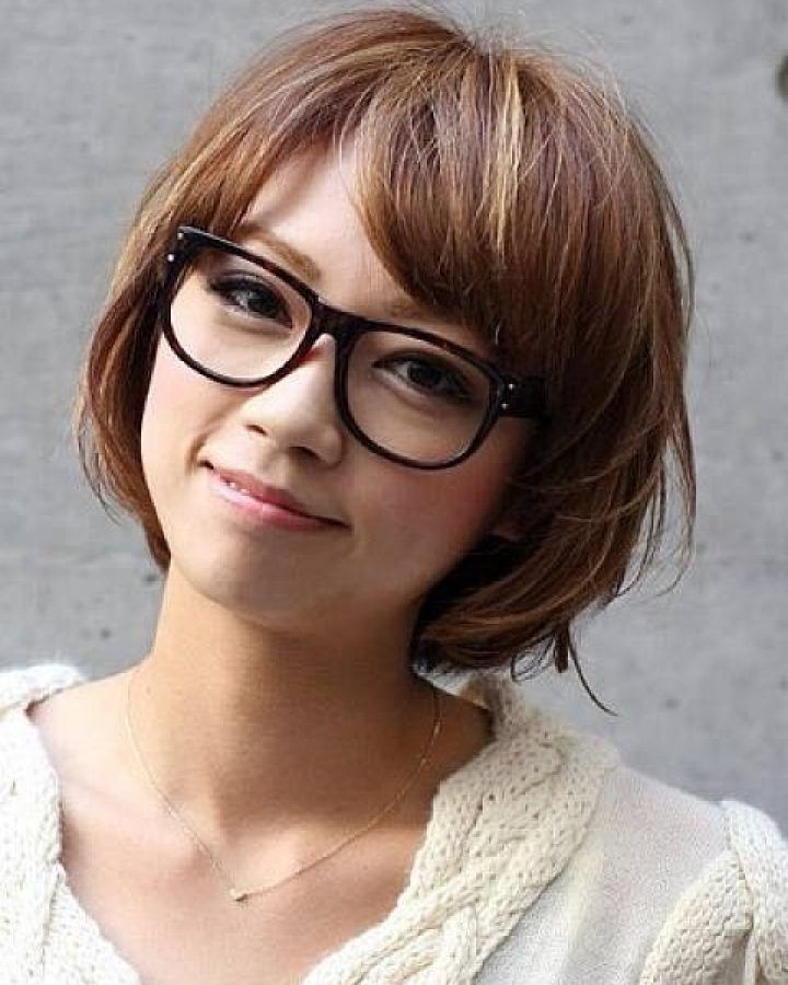 20 Best Collection of Short Haircuts for Women with Glasses