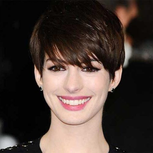 Anne Hathaway Short Hairstyles (Photo 9 of 20)