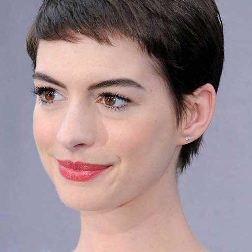 Anne Hathaway Short Hairstyles (Photo 5 of 20)