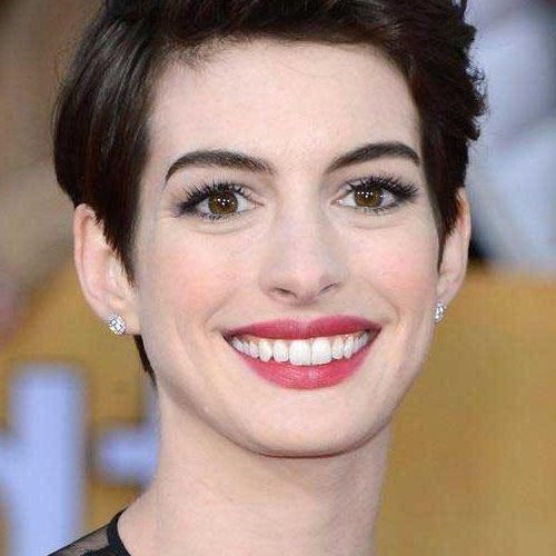 Anne Hathaway Short Hairstyles (Photo 11 of 20)