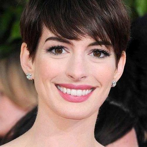 Anne Hathaway Short Haircuts (Photo 13 of 20)